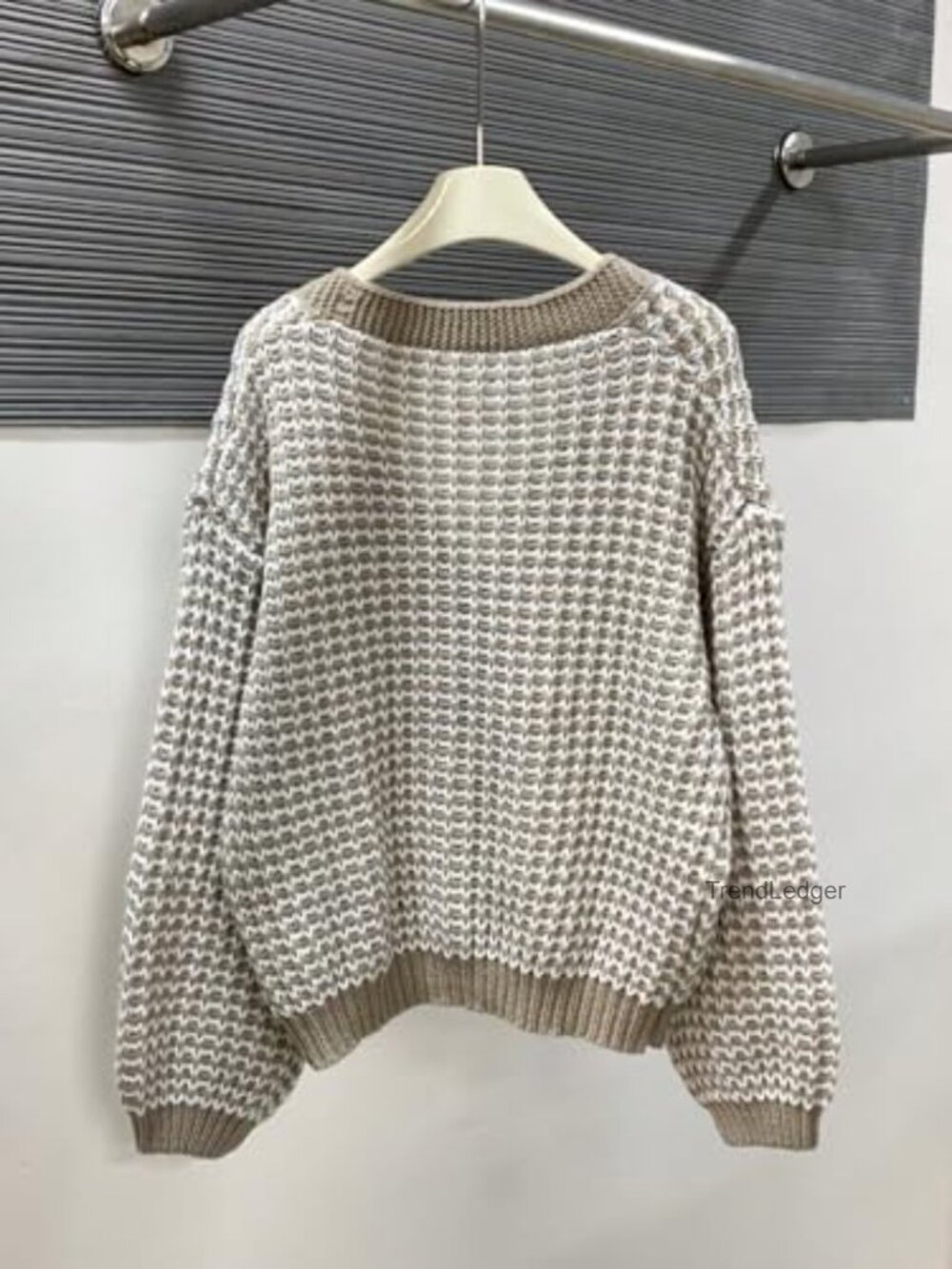 Button-Up V-Neck Waffle Knit Balloon Sleeve Oversized Cardigan - Picture 4 of 5